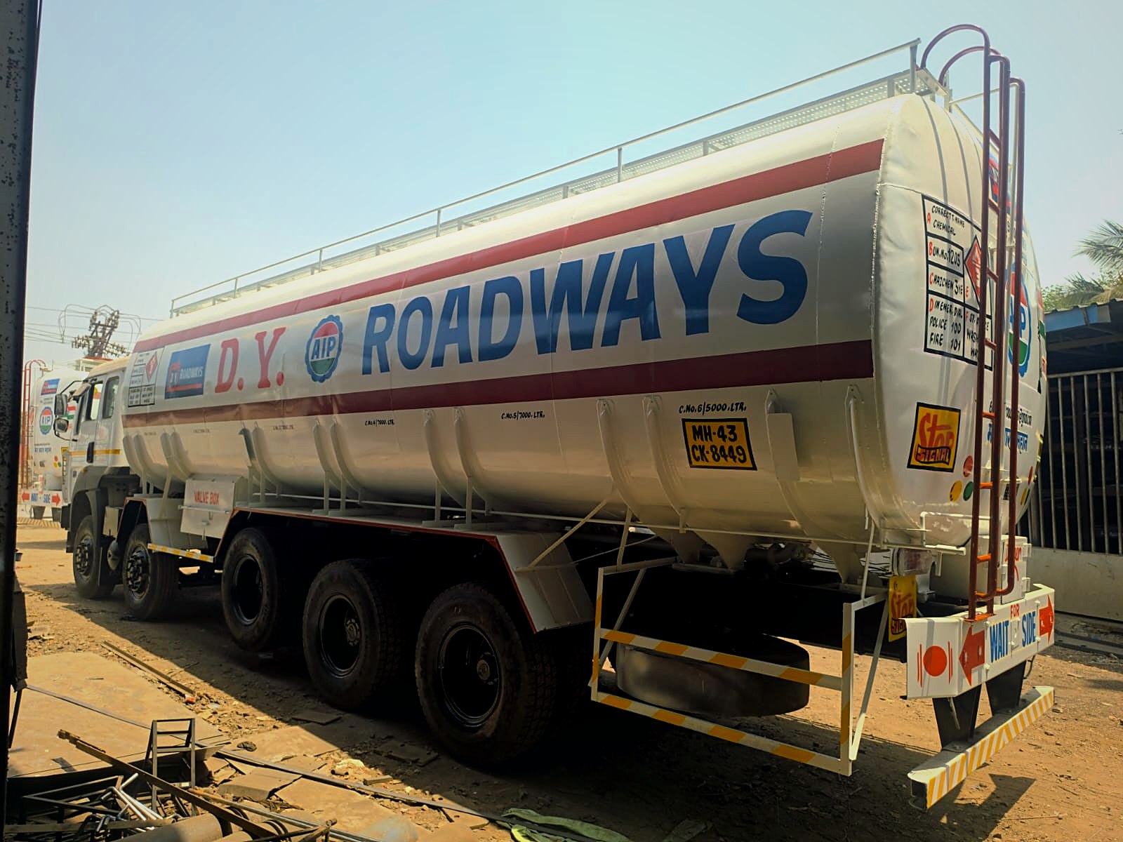 D.Y. Roadways tank lorry